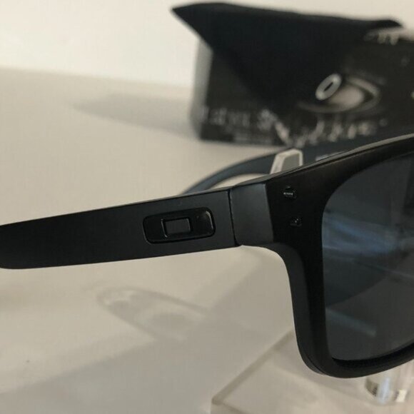 Oakley Holbrook Matte Black Frame 9102 - Picture 2 of 6
